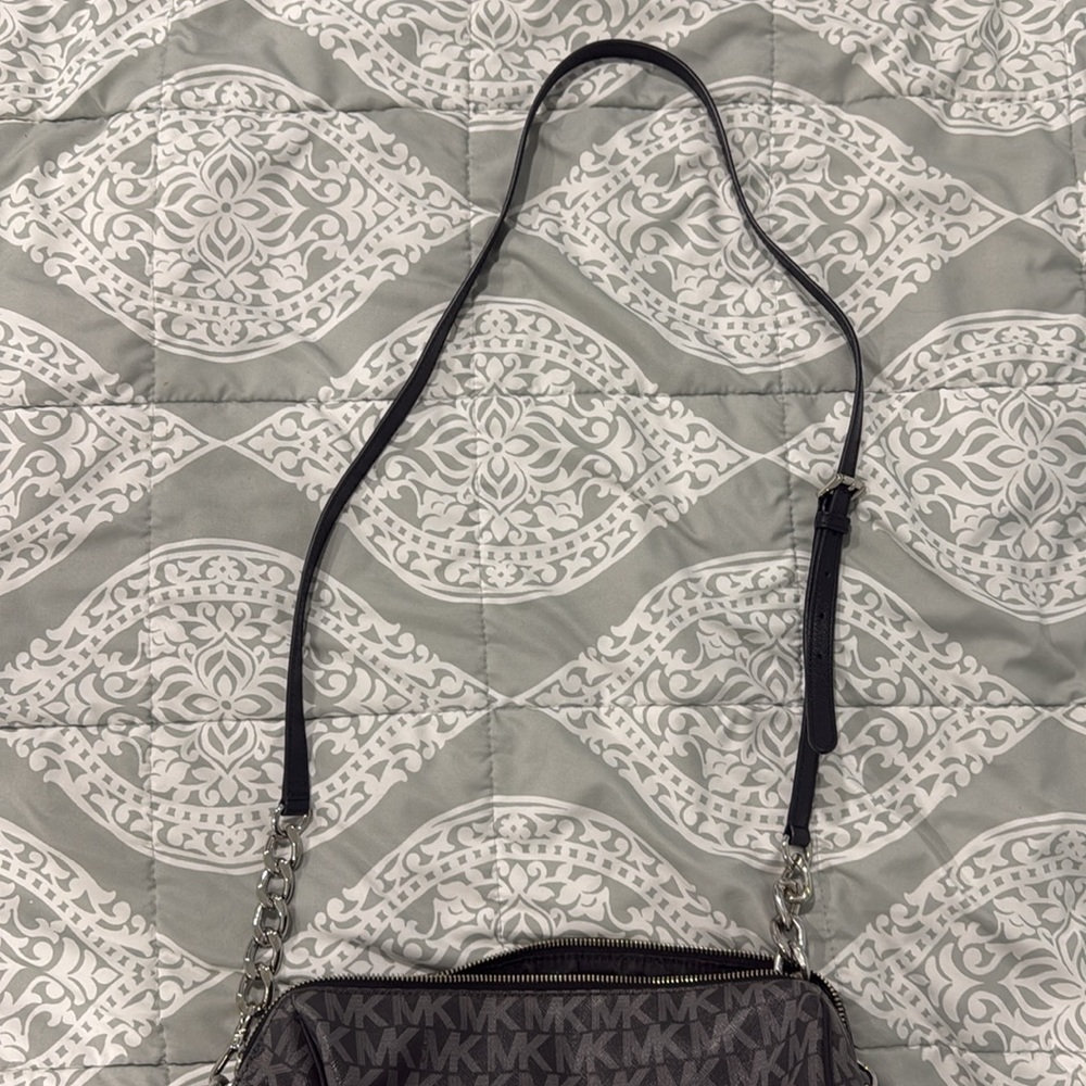 Pre-loved, in great condition MK purse - Picture 11 of 12